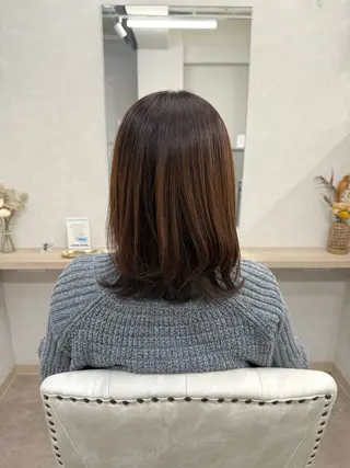 ミディアム カラー ヘアアレンジ 炭屋 波音のヘアスタイル