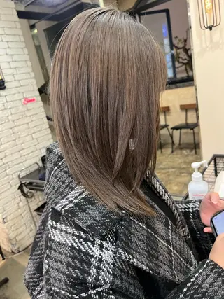 ミディアム カラー 韓国ヘア/ベージュ カラー🤍yukaのヘアスタイル