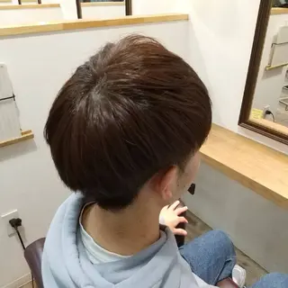 ショート カラー メンズ 阪本 俊のヘアスタイル