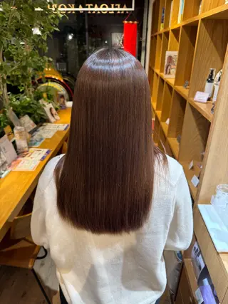 セミロング afloatkobe所属・美髪/髪質改善 川口凌弥のヘアスタイル