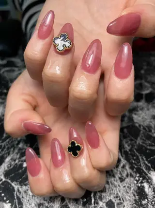 ミディアム ネイル ✴︎ Delightのネイルデザイン