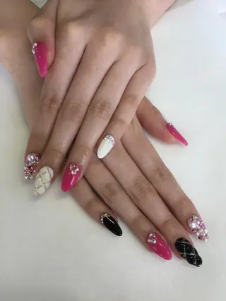 ネイル 💎🐰 saki. m 🐰💎のネイルデザイン