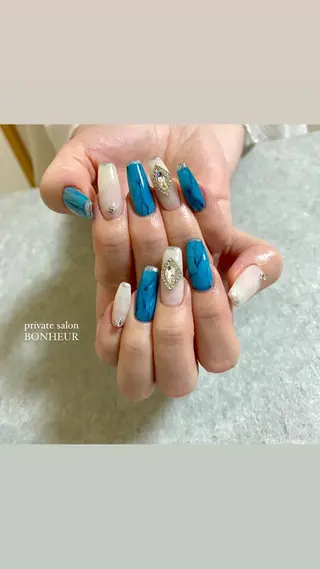 ネイル BONHEUR Annaのネイルデザイン