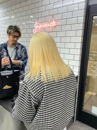 セミロング カラー asumi/栄/ハイ トーン/ブリーチ/のヘアスタイル