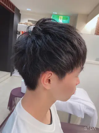 ショート こすげひろと カラー講師のヘアスタイル