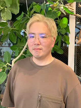 カラー メンズ cyez所属・サカイ ユウのヘアスタイル