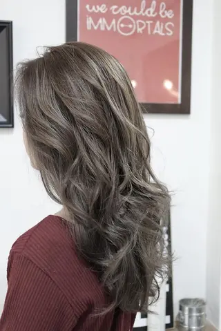 セミロング カラー hair design NORM所属・吉田裕太/ハイライト ダブルカラーのヘアスタイル