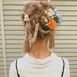 ミディアム カラー パーマ ヘアアレンジ メンズ キッズ ネイル マツエク・マツパ モリモト サナのヘアスタイル