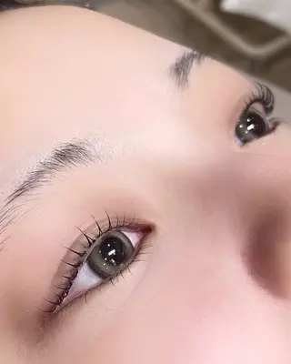 マツエク・マツパ 佐藤 結摩 美容師/アイリストの眉毛・アイブロウイメージ