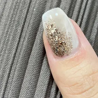 ネイル BONHEUR Annaのネイルデザイン