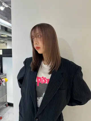 ミディアム ALBUM IKEBUKURO所属・トップスタイリスト レイヤーカットのヘアスタイル