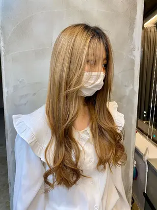 ロング 茜璃/ブリーチカラー /レイヤーカットのヘアスタイル