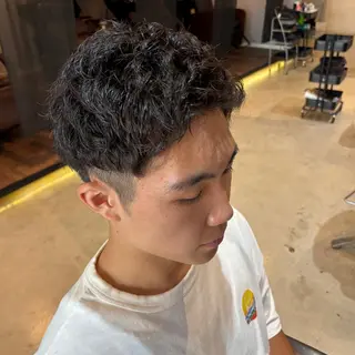 ショート ONE.STOP. LABO/メンズのヘアスタイル