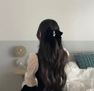 ロング カラー ヘアアレンジ 透け上品ハイトーン 職人ゆうと🤍のヘアスタイル