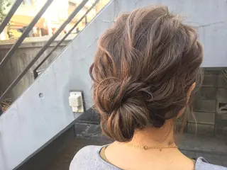 ヘアアレンジ THE DAY所属・AKI HASHIMOTOのヘアスタイル