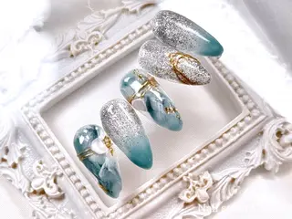 ネイル Nailsalon Charis.yuのネイルデザイン