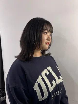 ミディアム HOLLY 髙橋ユウキのヘアスタイル