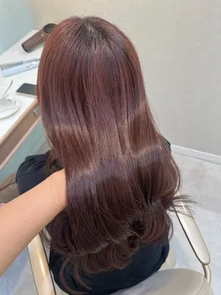 ロング カラー 𝑴𝑰𝑨🎀赤髪 /ピンク/髪質改善のヘアスタイル