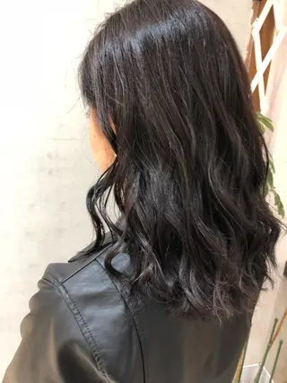 ミディアム カラー 樋渡 侑希のヘアスタイル