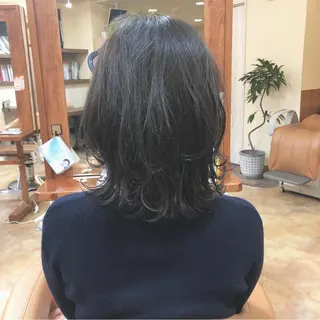 ミディアム カラー モリオフロムロンドン池袋店所属・冨永 さやかのヘアスタイル