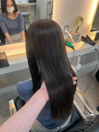 セミロング 魚谷 綾渚のヘアスタイル