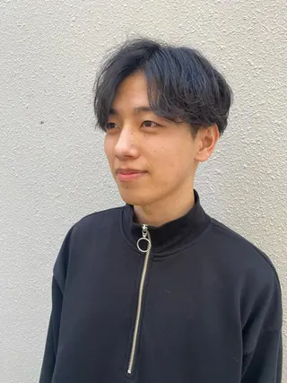 メンズ 柏のセンターパート のプロ関口 柊太のヘアスタイル