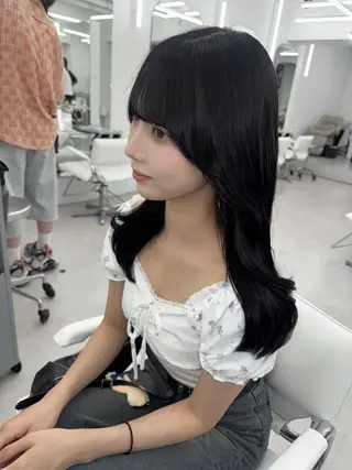 ロング カラー 透明感カラー✨🩵 韓国ヘアkanatoのヘアスタイル