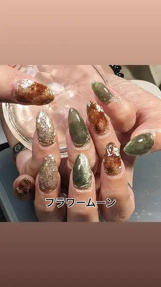 ネイル フラワー ムーンのネイルデザイン