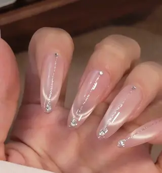 ネイル 高木 維麗絲のネイルデザイン