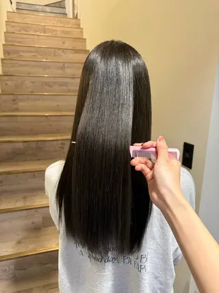 ロング カラー 内沼 恵留菜のヘアスタイル