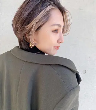 カラー mimiiy梅田 中崎町ハイトーンのヘアスタイル
