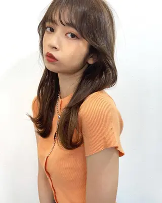 ミディアム レイヤーカット、 大人可愛い　中村美羅のヘアスタイル