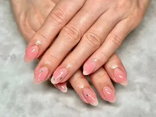 ネイル Nailsalon Graciasのネイルデザイン