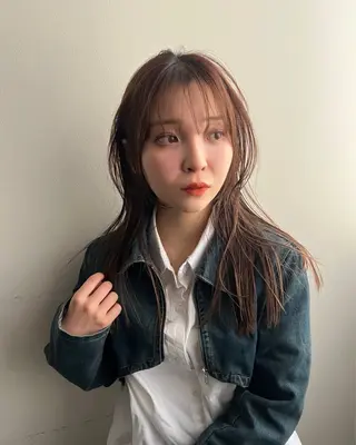 セミロング カラー ウルフレイヤーカット /チヒロのヘアスタイル