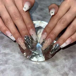 セミロング BeautySalonKREI所属・KREI NORIKAのネイルデザイン