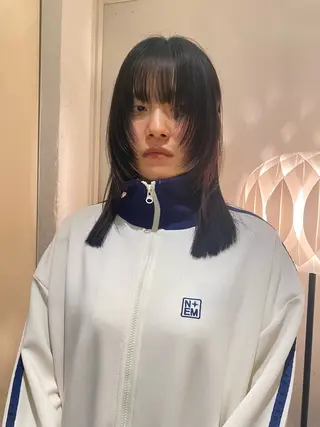 セミロング 💫扱いやすい ／レイヤー/小林陸のヘアスタイル