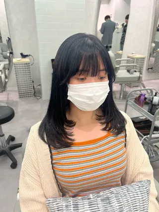 セミロング カラー ヘアアレンジ hazuki🐈‍⬛ 透明感カラーのヘアスタイル