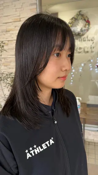 ミディアム セナ 抜け感レイヤー職人のヘアスタイル