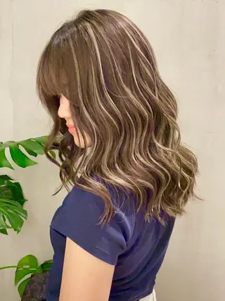 ロング salowin 原宿 aroa所属・韓国／ハッシュカット ／透明感カラー／金野のヘアスタイル