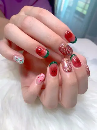 ネイル 高島 夏海のネイルデザイン