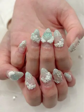 ネイル Zir nail 津田沼店所属・☁️ ゆい 🧸💛のネイルデザイン