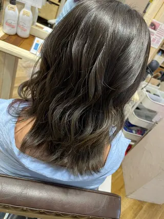 カラー 高石 未唯のヘアスタイル
