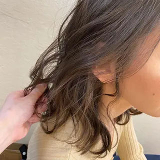 ミディアム カラー 大場 優のヘアスタイル