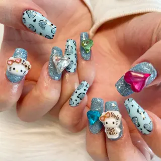 ネイル ゴテゴテ💙ワンホン リオナのネイルデザイン