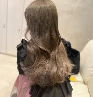 ロング 松本 萌香のヘアスタイル
