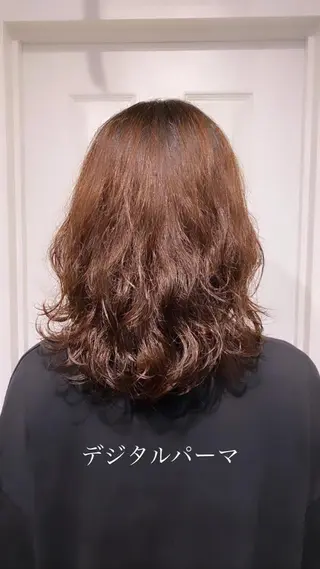 セミロング et Douce所属・艶髪／髪質改善／ カワモトヒロトのヘアスタイル