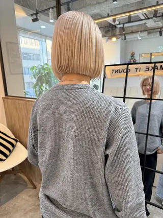 ショート カラー Aika LA.MIUのヘアスタイル