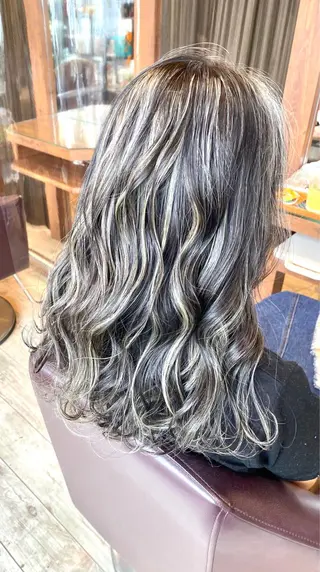 セミロング カラー 加藤 実穂のヘアスタイル