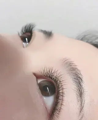 マツエク・マツパ 安田 友梨のネイルデザイン