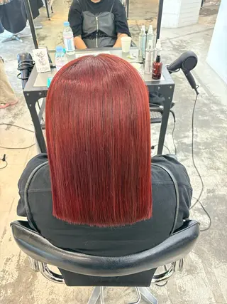 ミディアム カラー HIKARI🐈‍⬛ ハイトーン×デザインのヘアスタイル